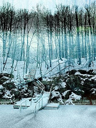 ELENA DORFMAN, EMPIRE FALLING 11 2/5
Lightjet print on metallic paper, framed