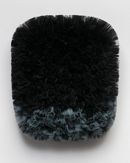 ANA MARIA HERNANDO, EN EL MEDIO DE TANTO RUIDO, NO ME QUIERO DE OLVIDAR DEL MISTERIO (In the Midst of So Much Noise, I Don’t Want to Forget the Mystery)
tulle, metal lattice, wood, felt